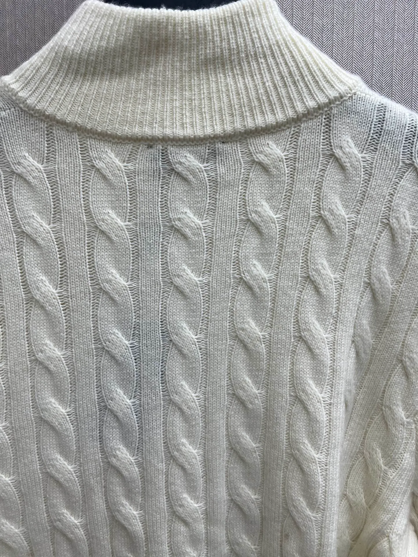 P500 Polo 25ss new solid color pony embroidered long-sleeved sweater for men, white, size: S.M.L.XL.